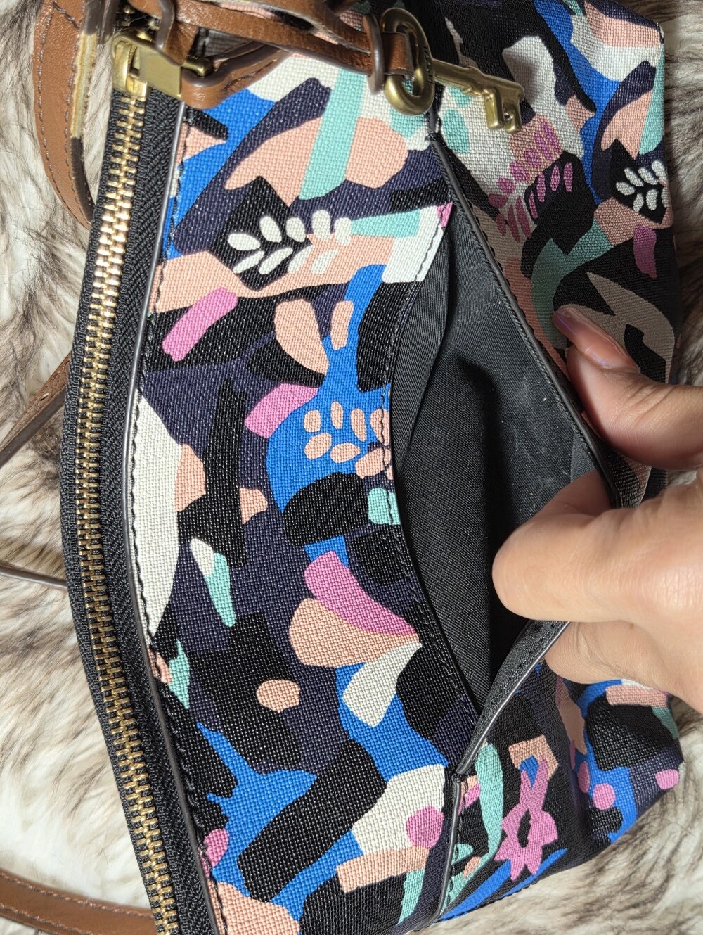 Fossil Fiona Small Crossbody Bag In Black Floral Print With Key! EUC - Picture 6 of 14